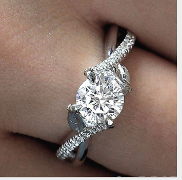 Hao Moissanite Round Ring - Luxe Daily Wear